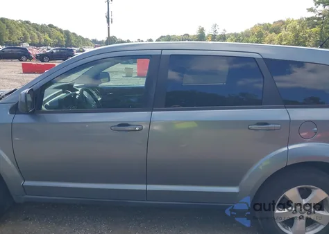 2009 Dodge Journey Sxt z USA, uszkodzony, nr VIN 3D4GG57V39T574975